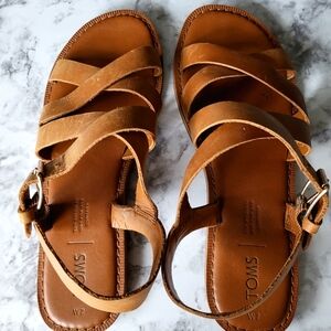 Sloane sandal from Toms